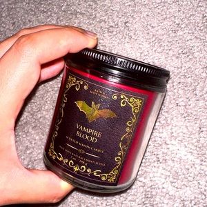 BBW Vampire Blood Single Wick Candle 7 oz. NEW. Wrapped